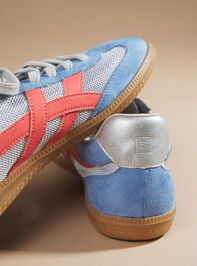 Sasha Sneakers Detail 4 - TULLABEE
