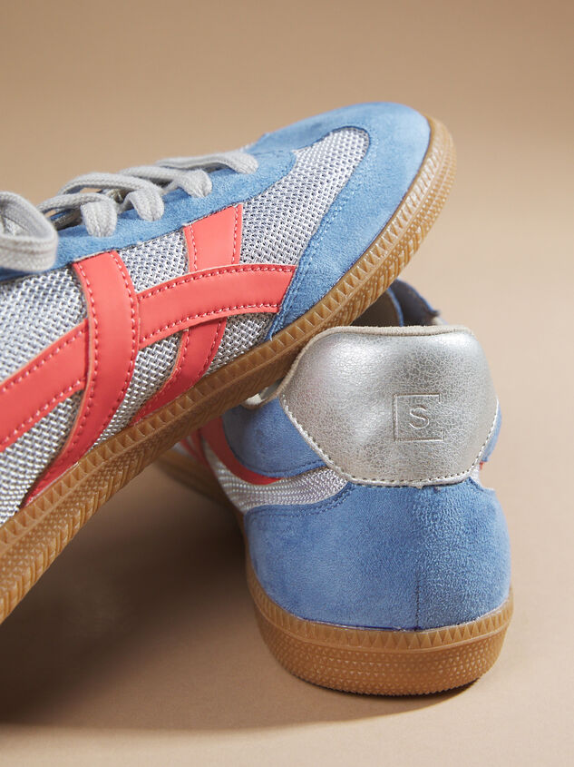 Sasha Sneakers Detail 4 - TULLABEE