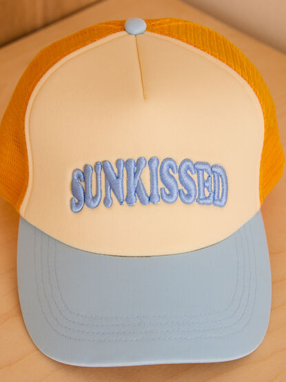 Sunkissed Trucker Hat - TULLABEE