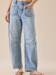 Jasper Mid Rise Barrel Jeans Detail 2 - TULLABEE