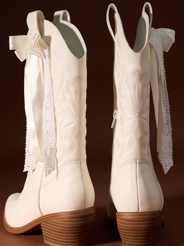 Leila Bow Western Boots Detail 4 - TULLABEE