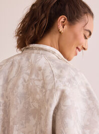 Peak Balloon Sleeve Camo Pullover Detail 4 - TULLABEE