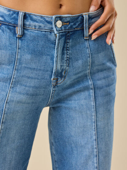Kai High Rise Crop Jeans - TULLABEE