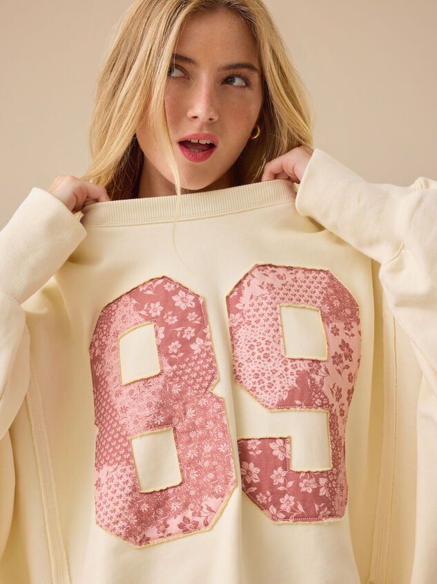 89 Patchwork Mama Sweatshirt Detail 4 - TULLABEE