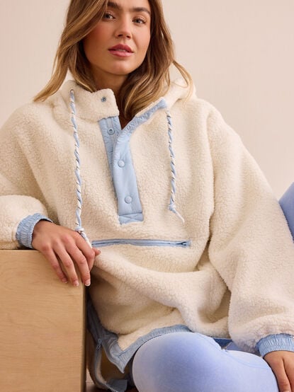 Sherpa Oversized Court Hoodie - TULLABEE