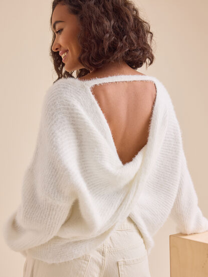 Amiah Twist Back Sweater - TULLABEE