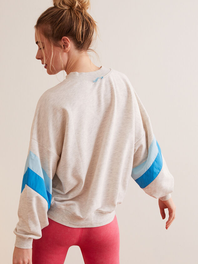 Show Stopper Sweatshirt Detail 4 - TULLABEE
