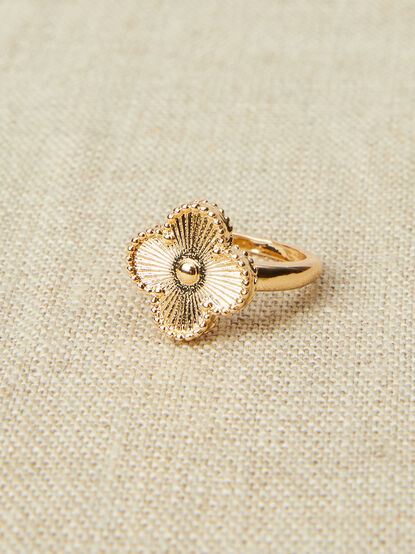 Clover Ring - TULLABEE
