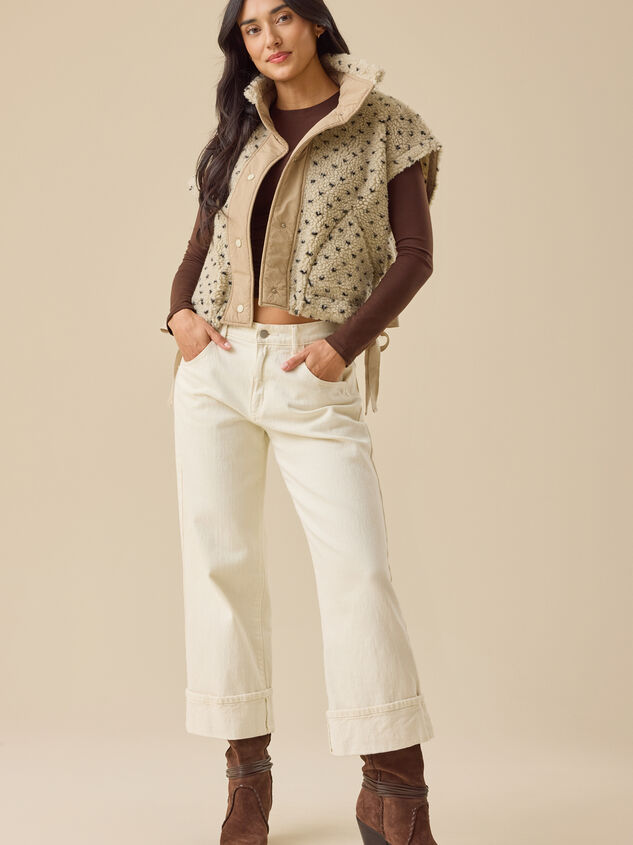 Soren Sherpa Vest Detail 2 - TULLABEE