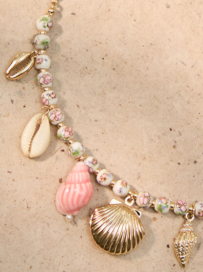 Pink Shell Charm Necklace - TULLABEE