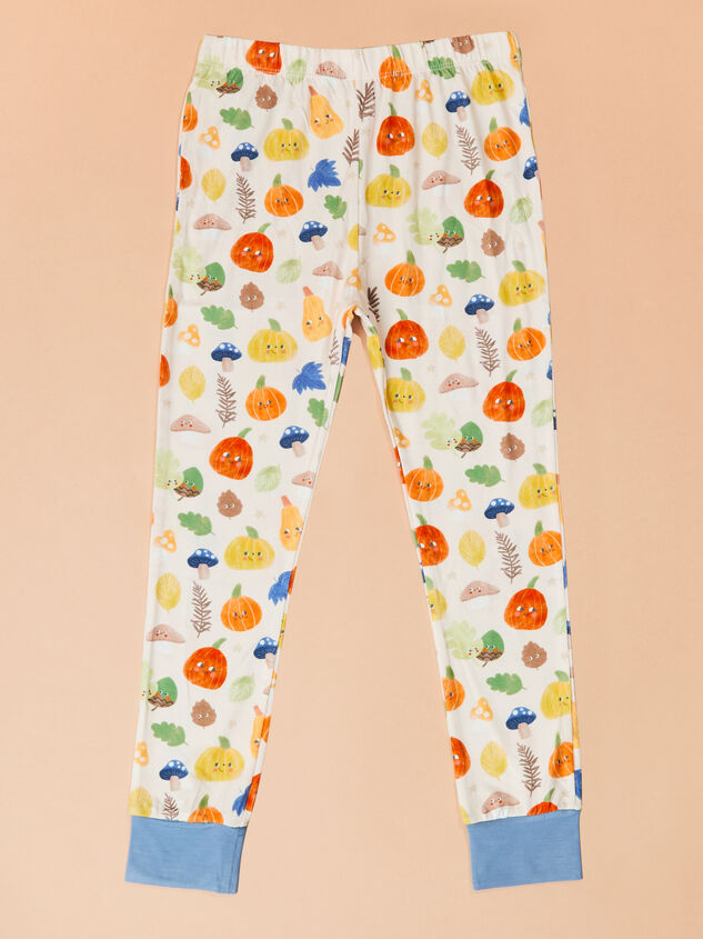 Fall Friends Lounge Set Detail 4 - TULLABEE