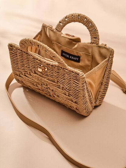Raffia Retreat Crossbody Bag - TULLABEE