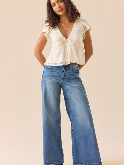 Libby Embroidered Babydoll Top - TULLABEE