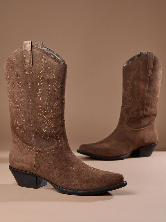 Gaucho Western Boots Detail 4 - TULLABEE