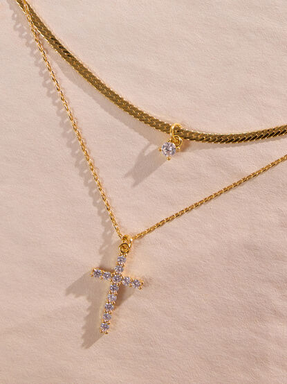 18K Gold Herringbone Cross Necklace - TULLABEE