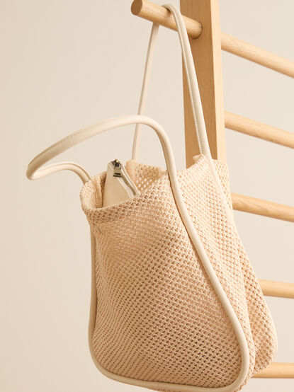 Woven Straw Tote Bag and Pouch Set - TULLABEE