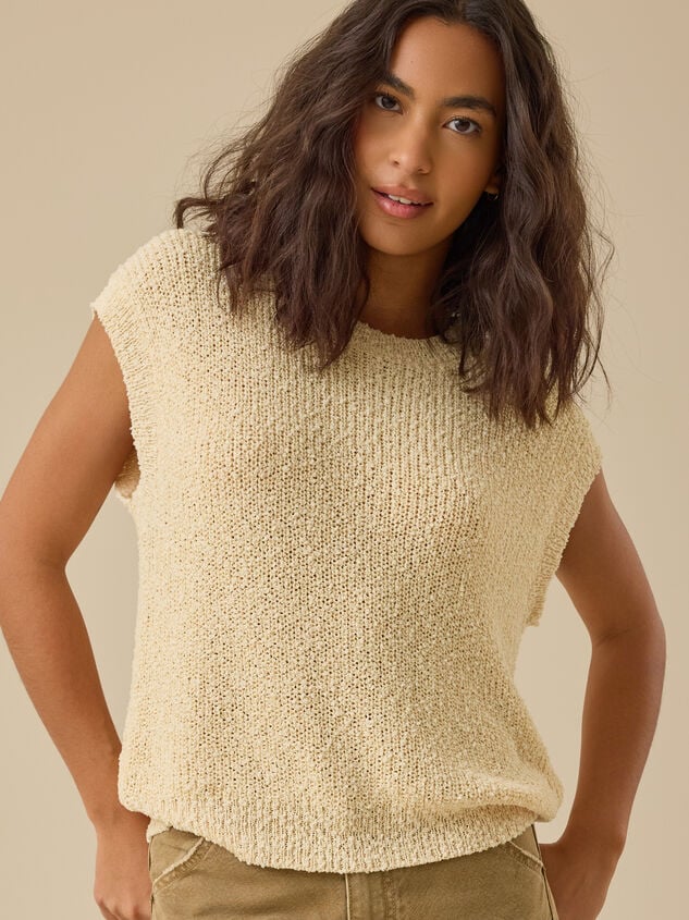 Emma Oversized Vest Detail 3 - TULLABEE