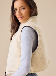 Leilani Reversible Cropped Vest Detail 6 - TULLABEE