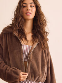 Luxe Warmth Faux Fur Jacket Detail 2 - TULLABEE