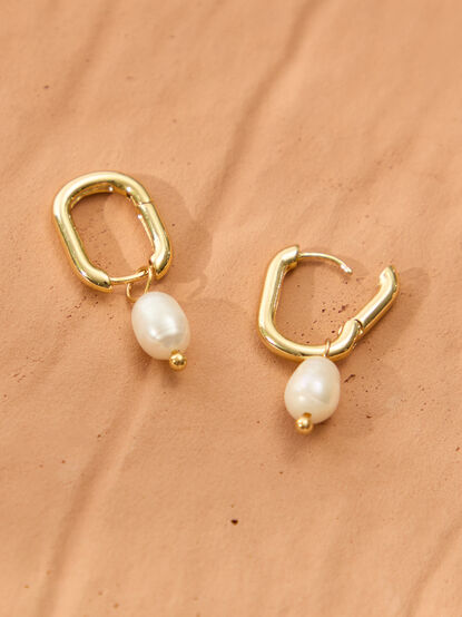 Rectangle Pearl Hoop - TULLABEE