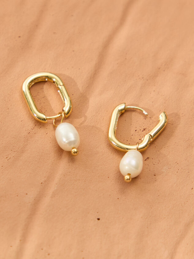 Rectangle Pearl Hoop Detail 2 - TULLABEE
