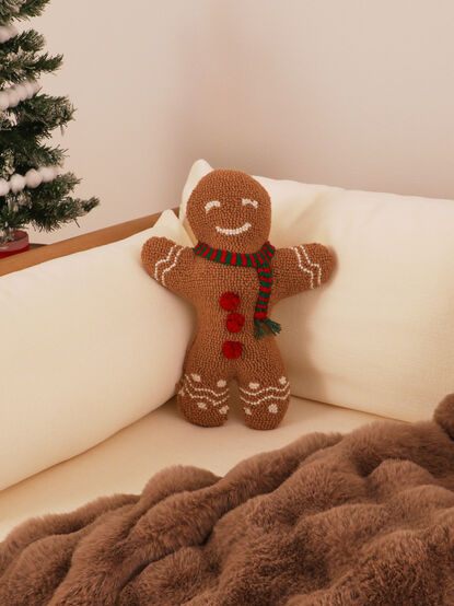 Gingerbread Man Christmas Pillow - TULLABEE