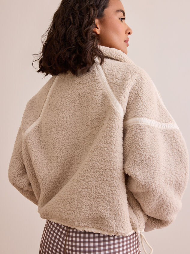 Sprint Sherpa Quarter Zip Detail 6 - TULLABEE