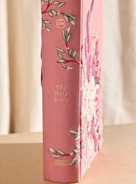 Hosanna Revival Notetaking Bible- Rosedal Theme Detail 2 - TULLABEE