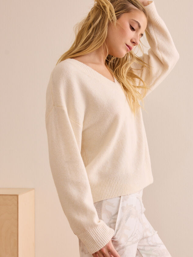 Cozy Stillness Pullover Detail 4 - TULLABEE