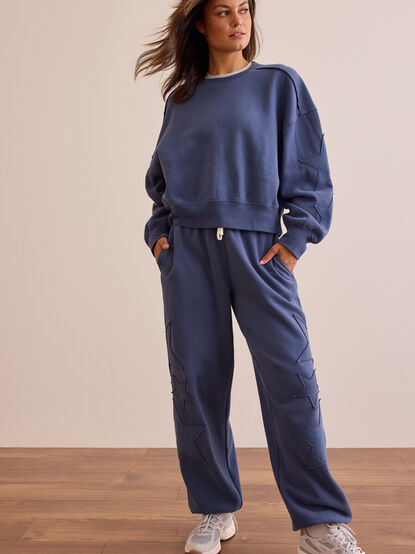 Rising Star Sweatshirt - TULLABEE