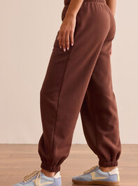 Enjoy The Moment Joggers Detail 4 - TULLABEE