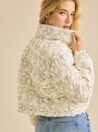 Amira Floral Puffer Jacket Detail 5 - TULLABEE