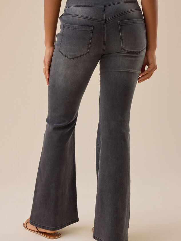 Hadlee 3 Button Jeans Detail 5 - TULLABEE