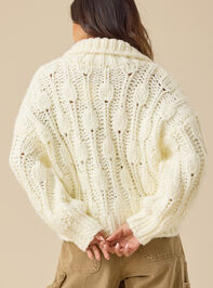 Jacqueline Chunky Cardigan Detail 4 - TULLABEE