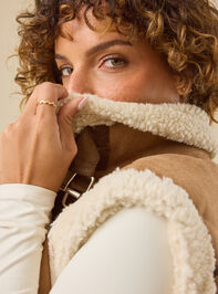 Tilly Sherpa Vest Detail 6 - TULLABEE