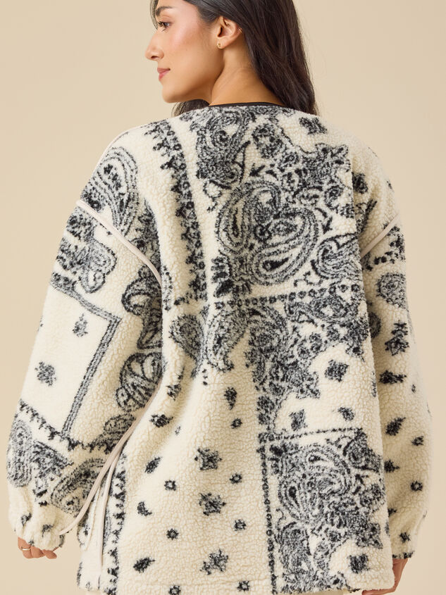 Lora Sherpa Coat Detail 4 - TULLABEE