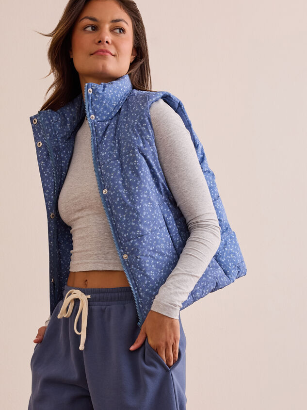 Wander Floral Puffer Vest Detail 4 - TULLABEE