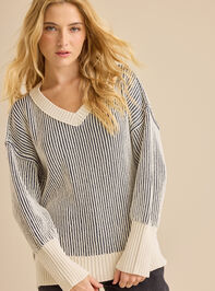 Arya Matte Chenille V-Neck Sweater Detail 2 - TULLABEE