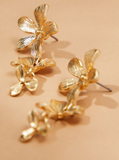Cascading Flower Dangle Earrings - TULLABEE
