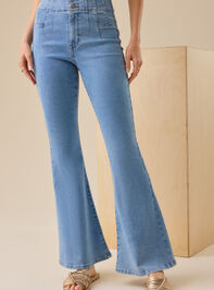 Noah Flared Jeans Detail 2 - TULLABEE