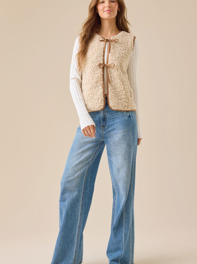 Edith Sherpa Tie Vest Detail 3 - TULLABEE