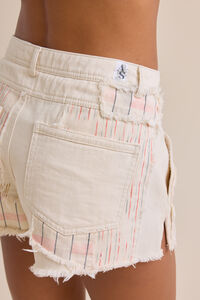 Giovanna High Rise Patch Short Detail 5 - Altar'd State