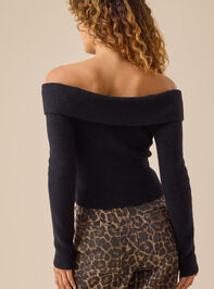 Vivianne Off-Shoulder Sweater Detail 5 - TULLABEE