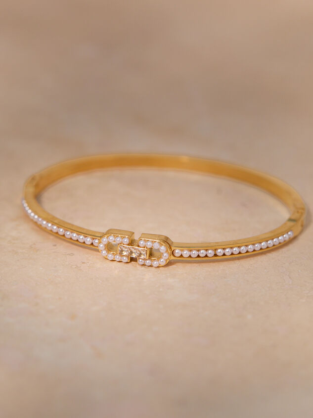 Blushing Pearl Bangle Set Detail 3 - TULLABEE