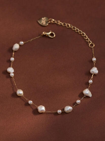 Dainty Pearl Chain Bracelet - TULLABEE
