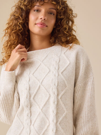 Halia Cable-Knit Sweater - TULLABEE