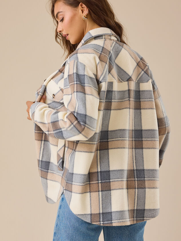 Cole Fleece Shacket Detail 5 - TULLABEE