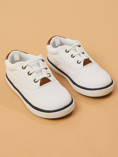 Logan Canvas Sneaker - TULLABEE