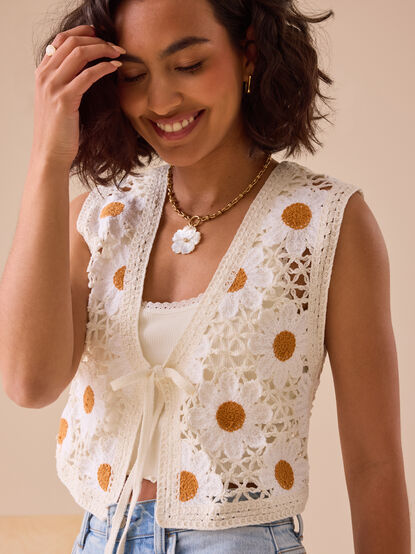 Daisy Crochet Tie Front Top - TULLABEE