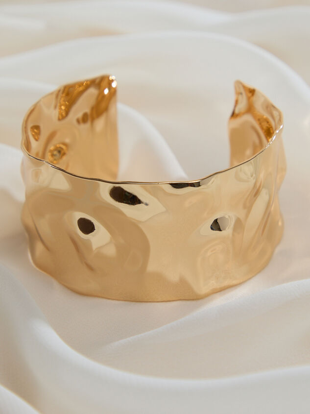 Gia Hammered Cuff Bracelet - TULLABEE